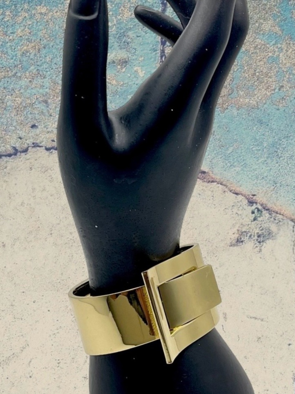 Bold Vintage Chunky Polished Gold Tone Hinged Buckle Bracelet Edgy Statement